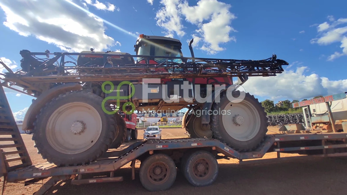 Pulverizador Autopropelido Massey Ferguson 530R ano 2023