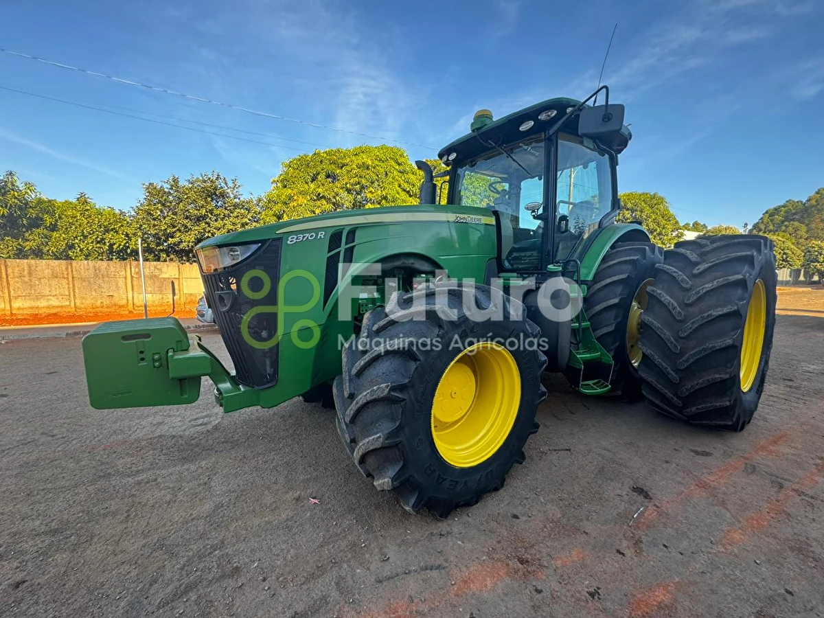 Trator John Deere 8370R ano 2016