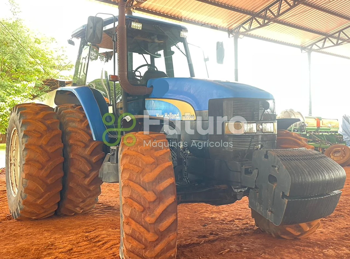 Trator New Holland TM 7040 ano 2011