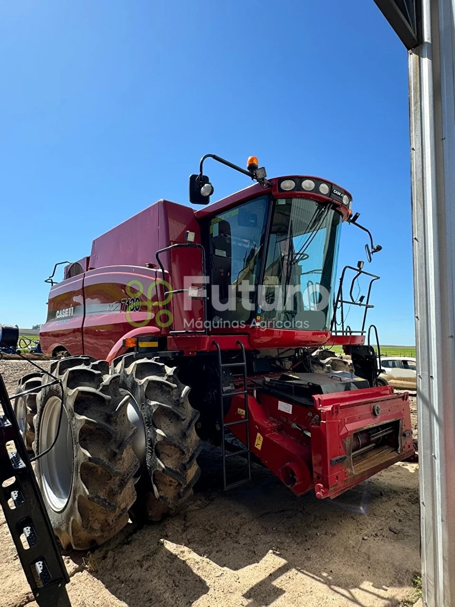Colheitadeira Case Axial – Flow 7130 ano 2017