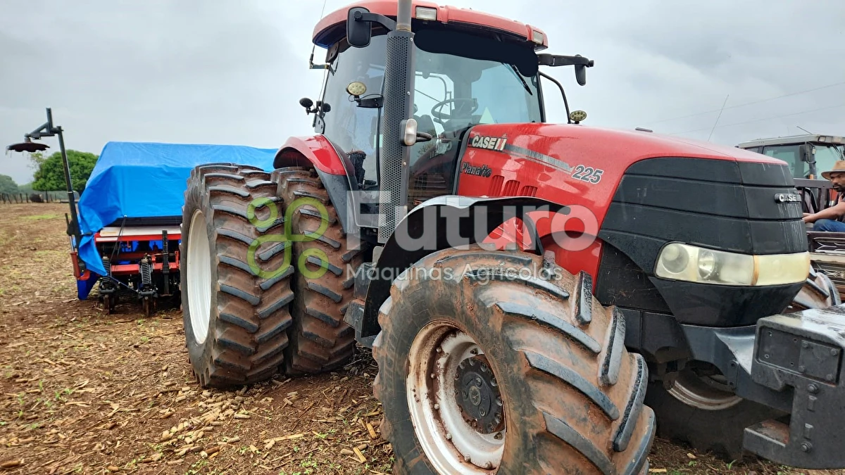 Trator Case PUMA 225 ano 2013