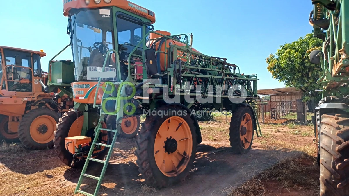 Pulverizador Autopropelido Stara IMPERADOR 3100 ano 2013