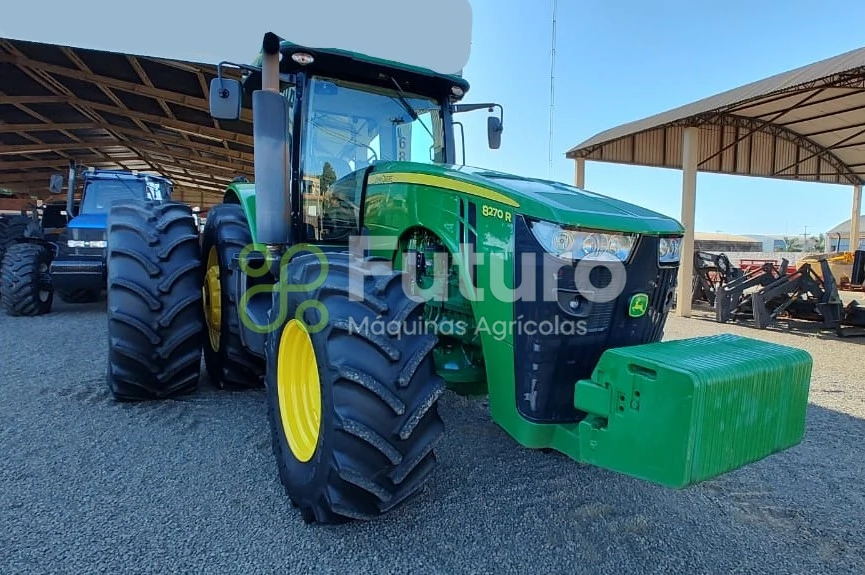 Trator John Deere 8270R ano 2019