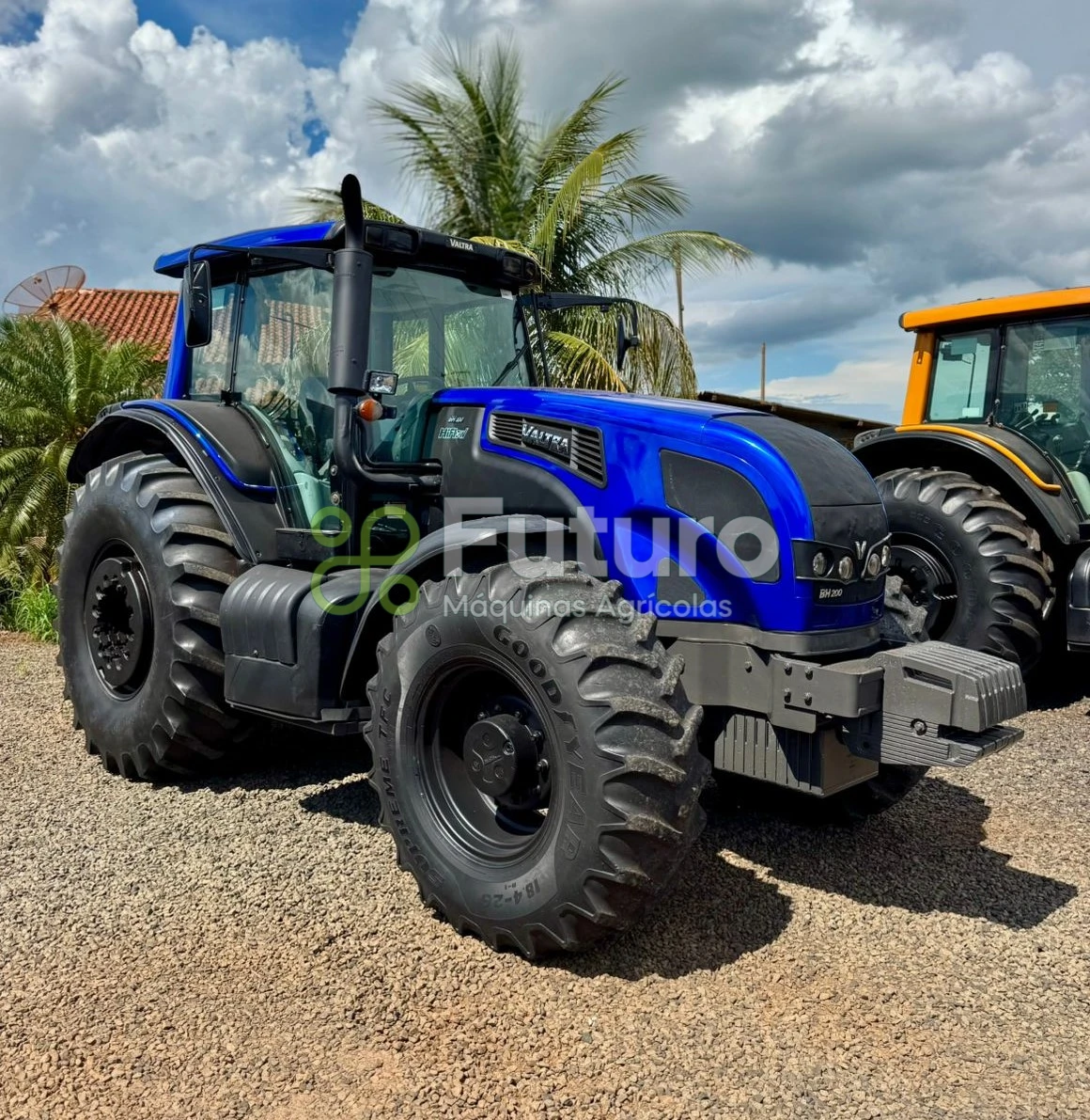 Trator Valtra BH200 ano 2014