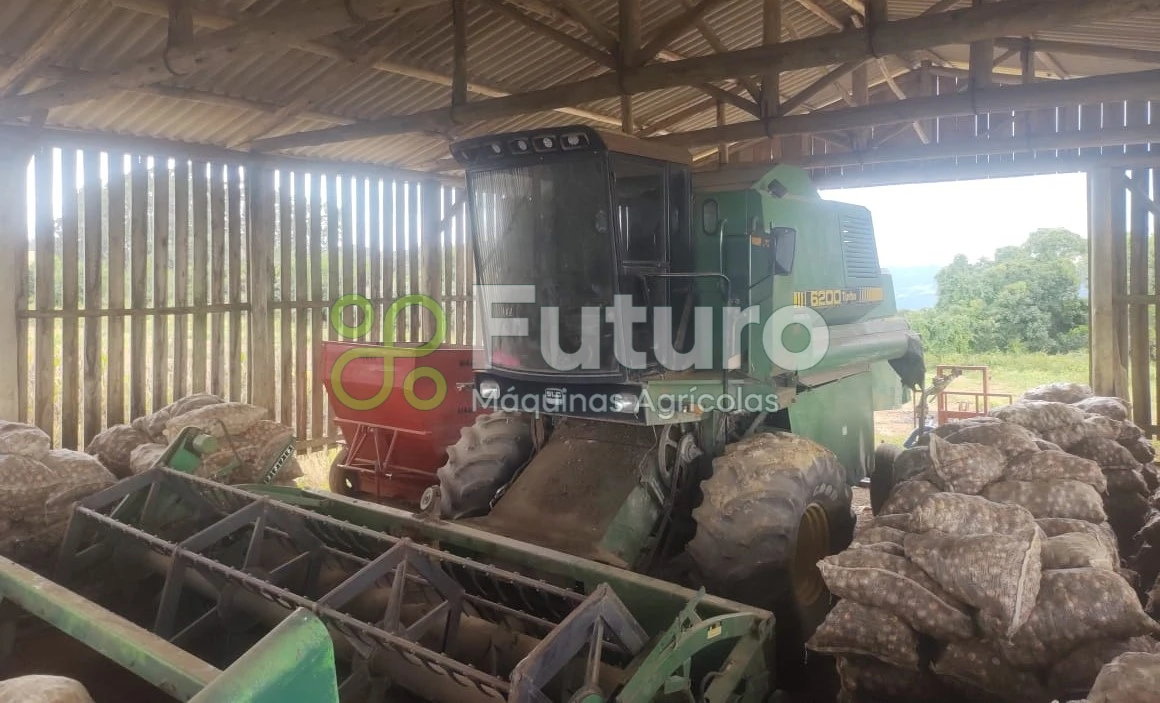 Colheitadeira John Deere SLC6200 ano 1992