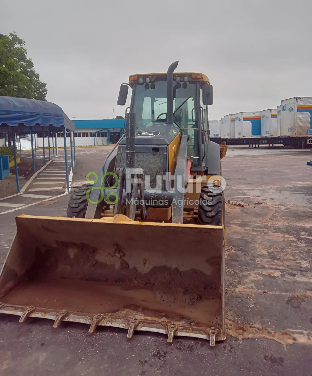 Retroescavadeira John Deere 310L ano 2022