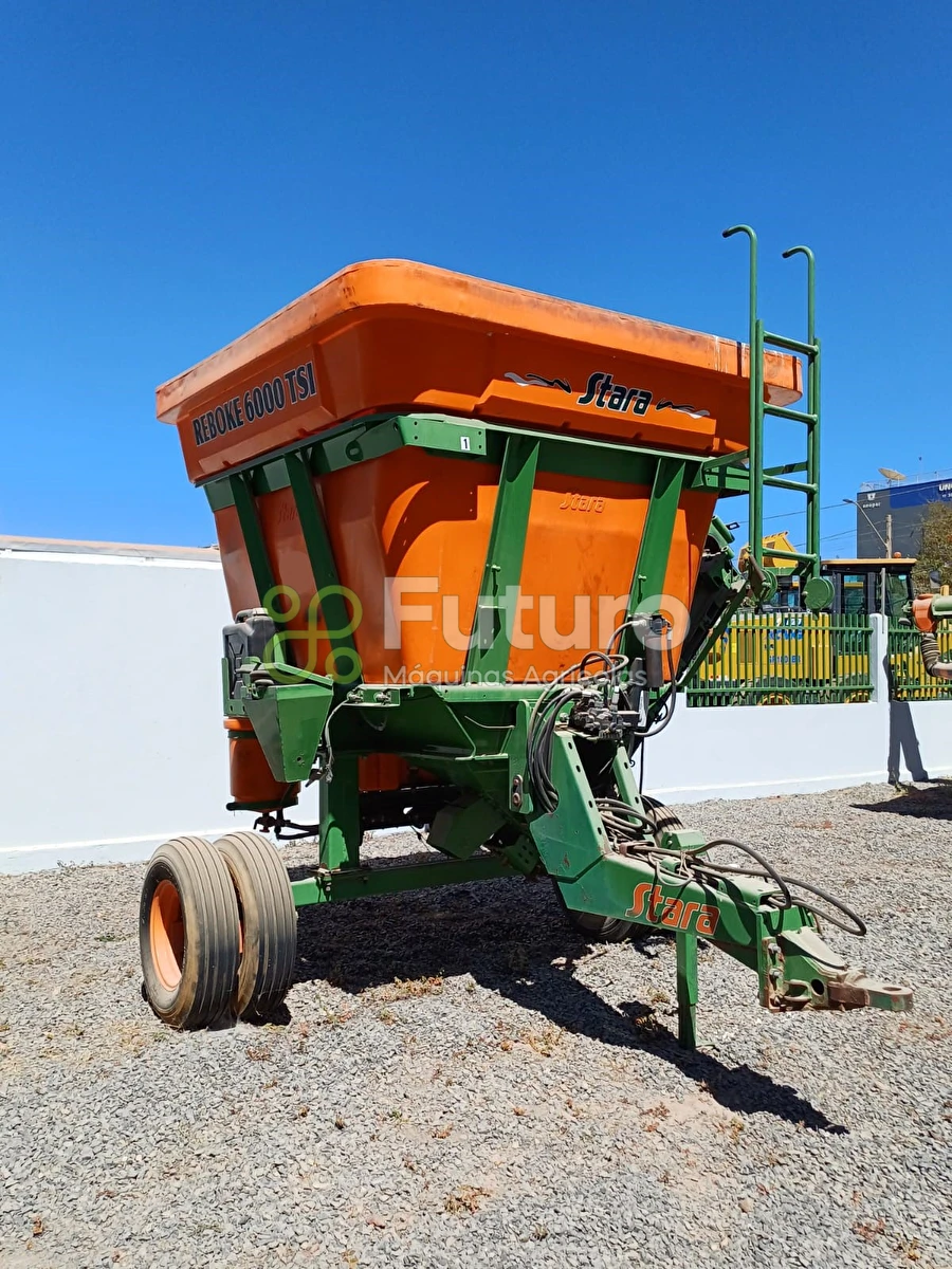 Carreta Graneleira Stara REBOKE TSI 6000 ano 2011
