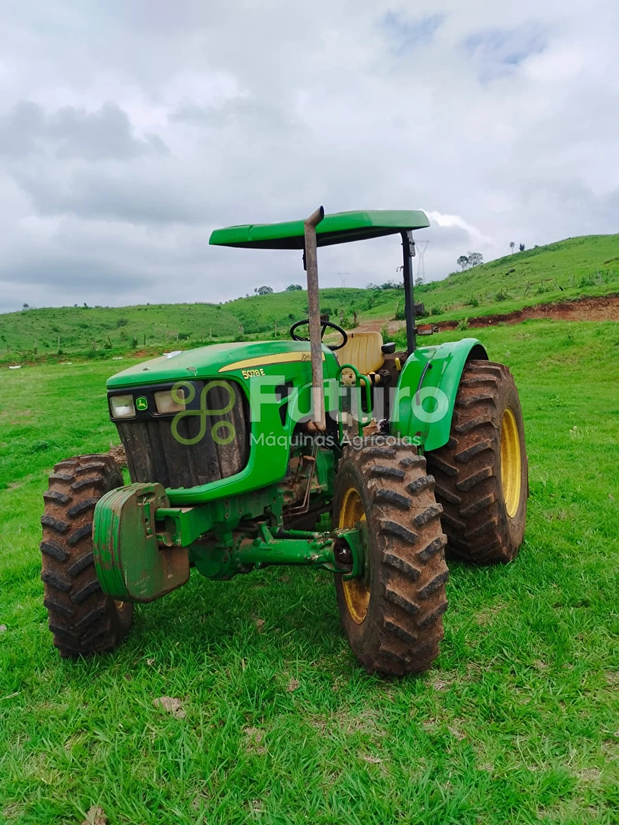 Trator John Deere 5078 ano 2015