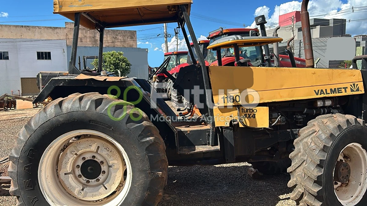 Trator Valmet 1180 S ano 2002