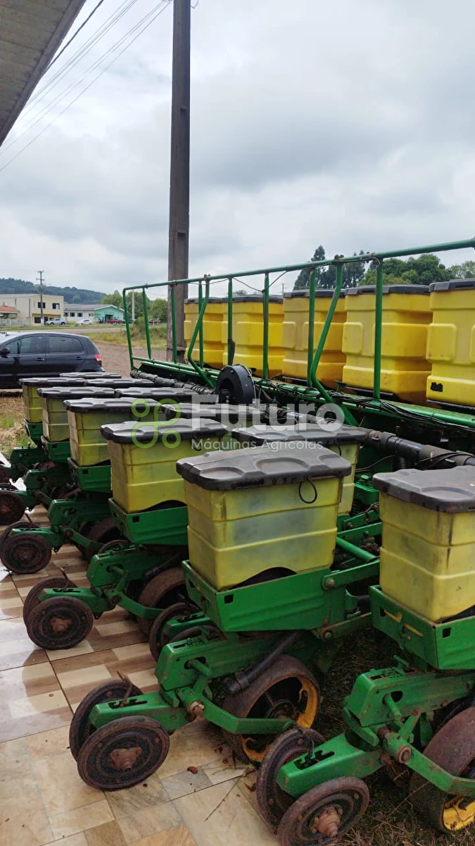 Plantadeira John Deere 9211 ano 2008