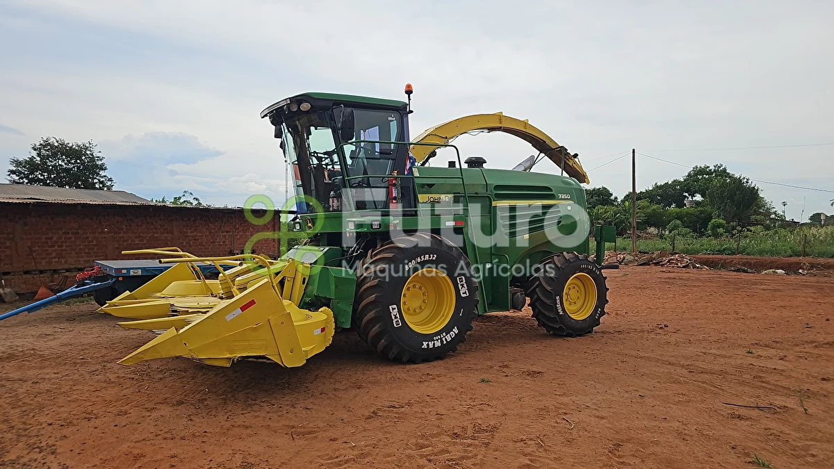 Forrageira Automotriz John Deere 7350 ano 2011