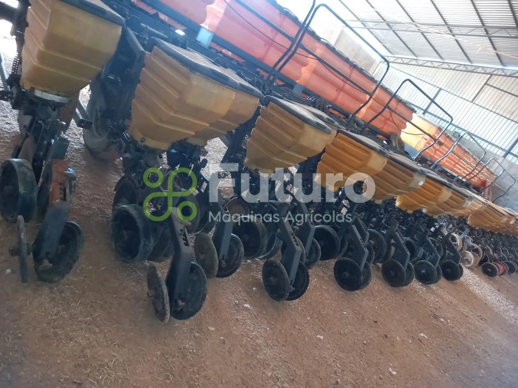 Plantadeira Valtra BP 1508M ano 2013