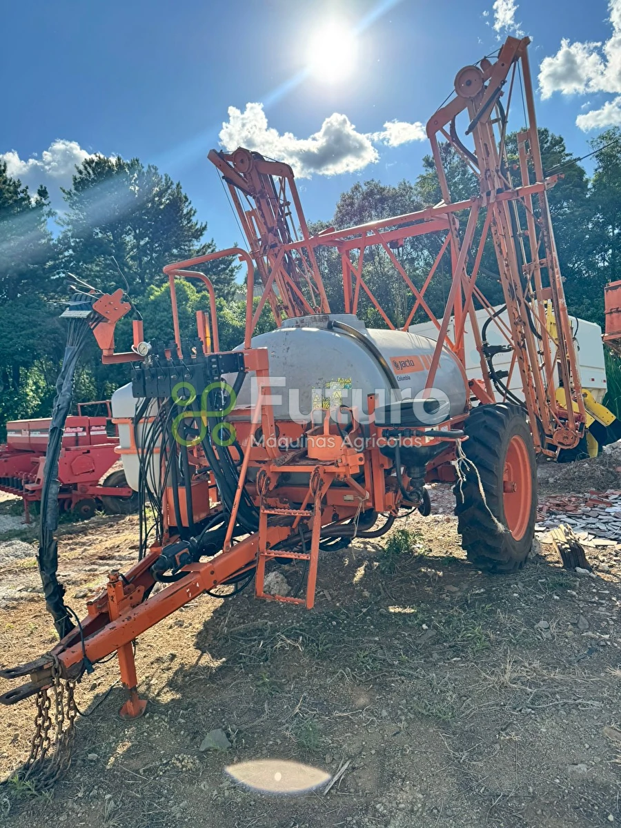 Pulverizador Jacto 800 LITROS ano 2014