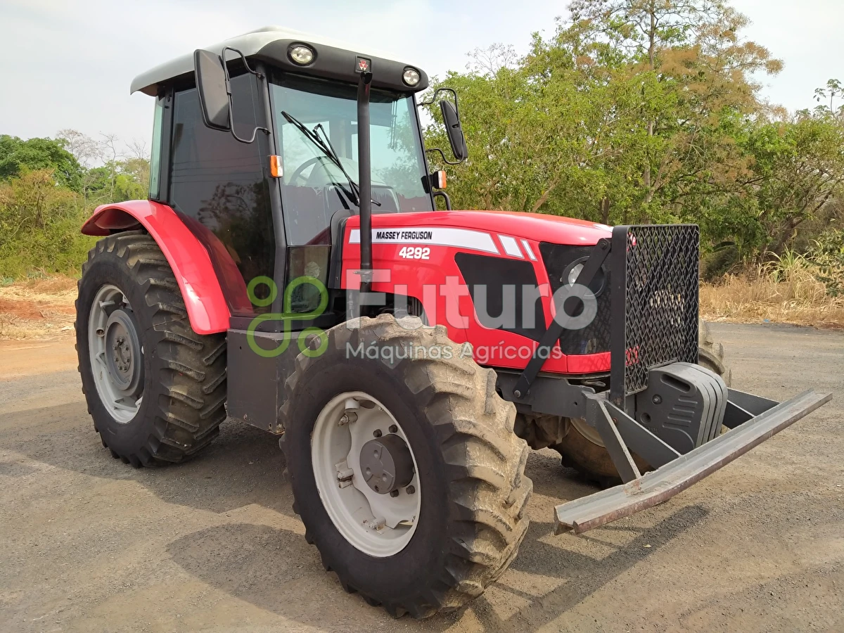 Trator Massey Ferguson MF 4292 ano 2012