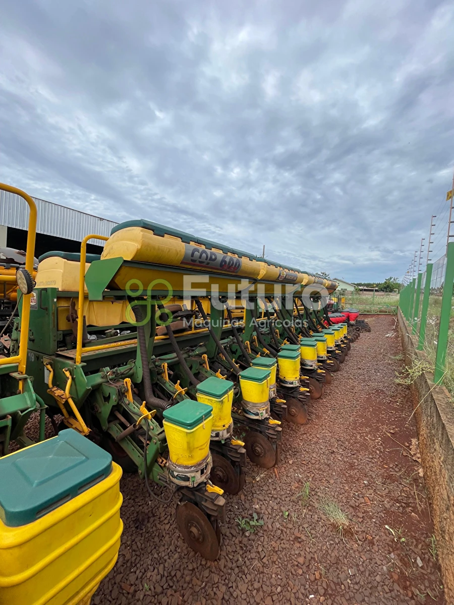 Plantadeira Tatu Marchesan COP 600 FLEX ano 2015