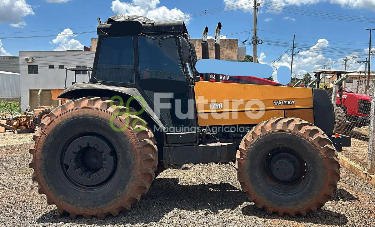 Trator Valtra 1780 ano 2009