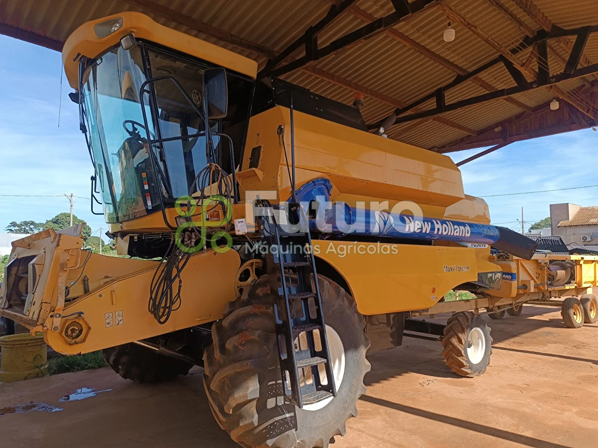 Colheitadeira New Holland TC 5070 2011