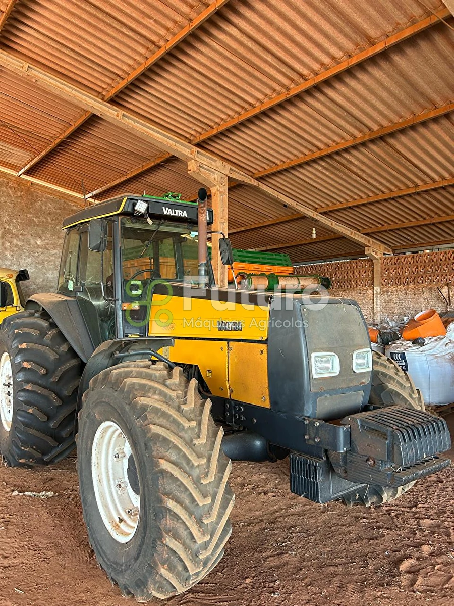 Trator Valtra BH 180 ano 2004