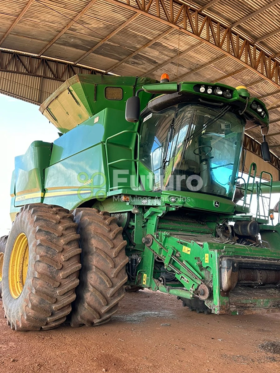 Colheitadeira John Deere S680 ano 2014
