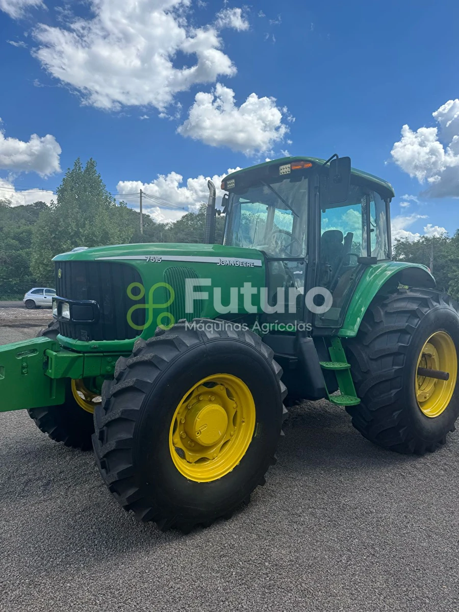 Trator John Deere 7515 ano 2008