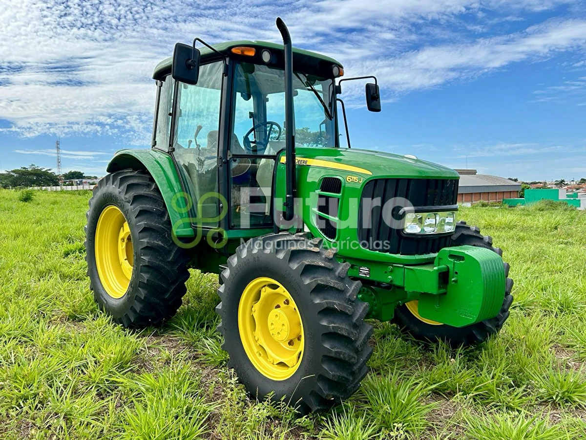 Trator John Deere 6115J ano 2018