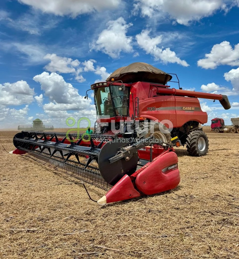 Colheitadeira Case Axial – Flow 7130 ano 2018