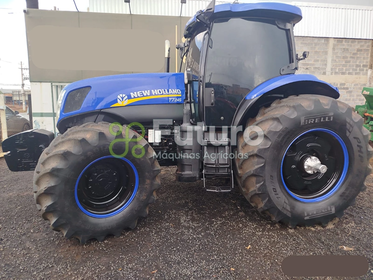 Trator New Holland T7.245 ano 2013
