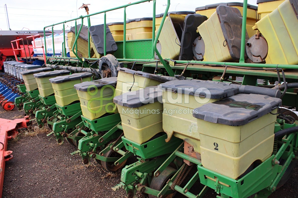 Plantadeira John Deere 9213 ano 2008