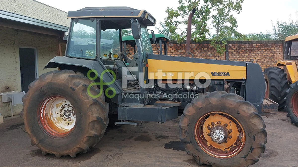 Trator Valtra BH 180 ano 2004