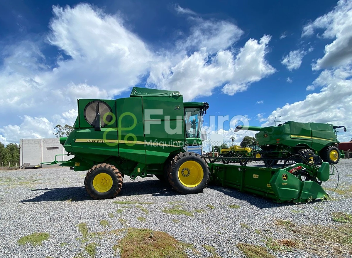 Colheitadeira John Deere S440 ano 2022