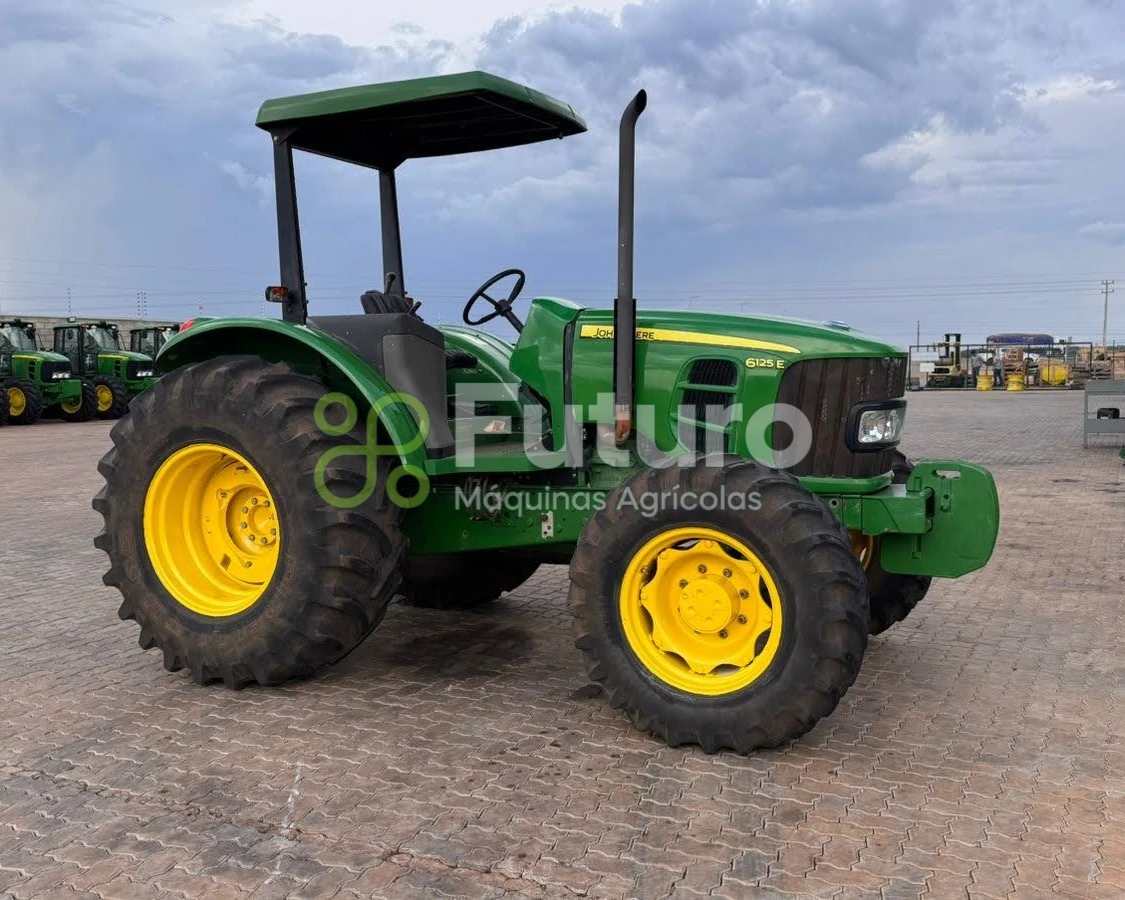 Trator John Deere 6125E ano 2018
