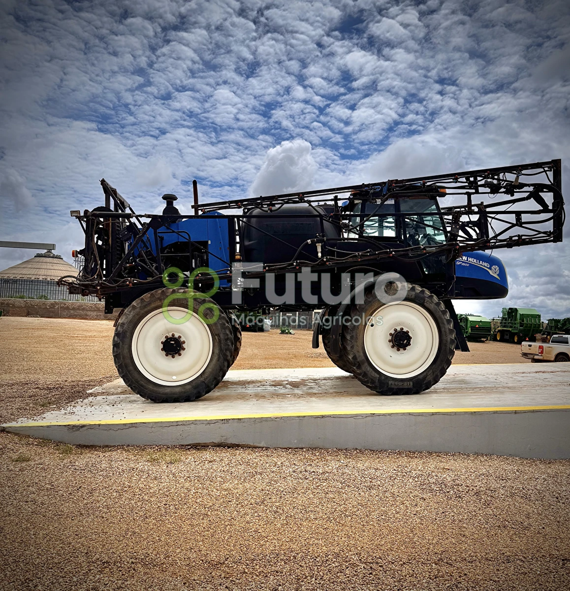 Pulverizador Autopropelido New Holland SP3500 ano 2013