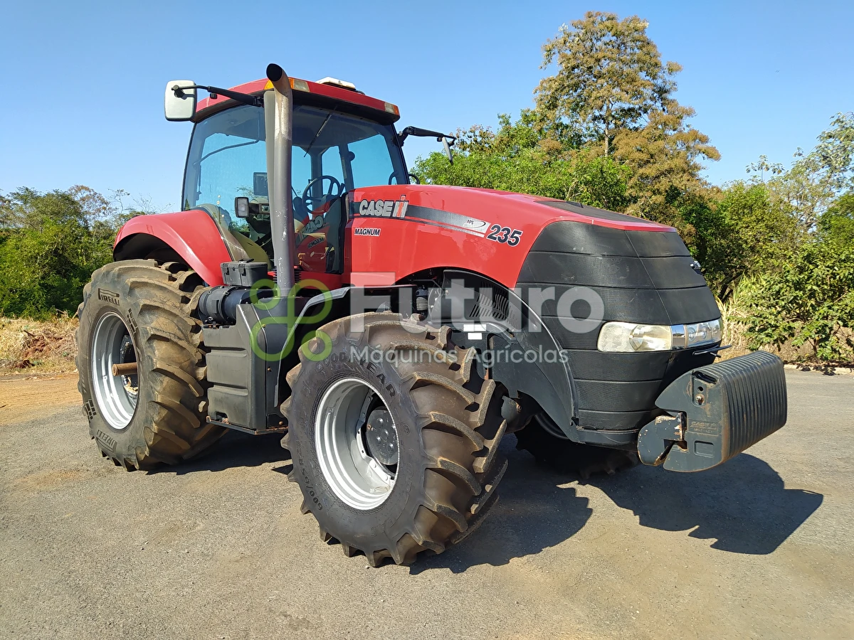 Trator Case magnum 235 ano 2012
