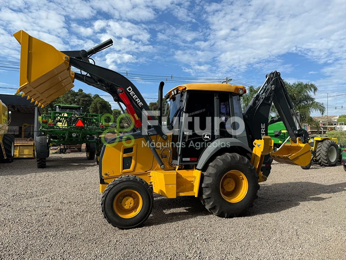 Retroescavadeira John Deere 310L ano 2022