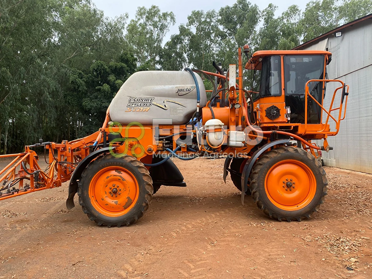 Pulverizador Autopropelido Jacto uniport 2500 ano 2010