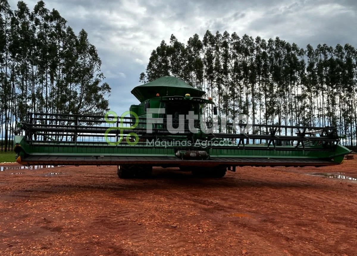 Colheitadeira John Deere S680 ano 2014