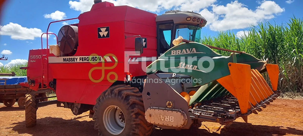 Colheitadeira Massey Ferguson 5650 ano 2012