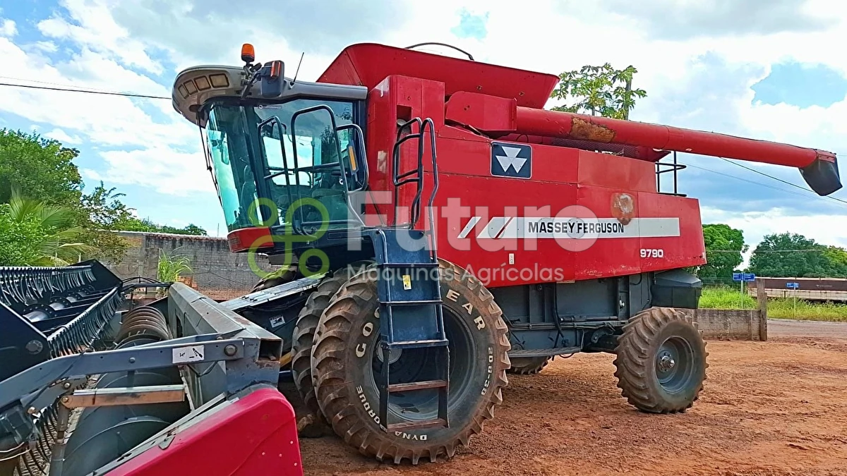 Colheitadeira Massey Ferguson 9790 ano 2009