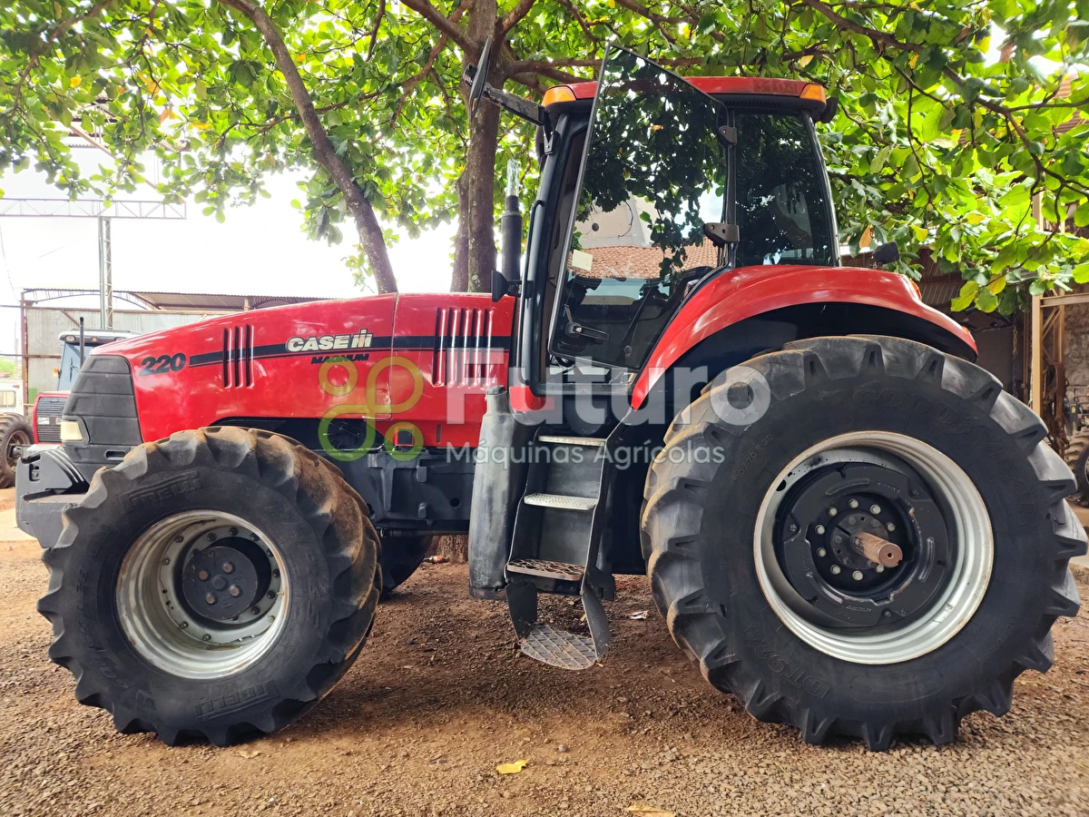 Trator Case Magnum 220 ano 2009 - Magnum 220 - Máquinas Agrícolas