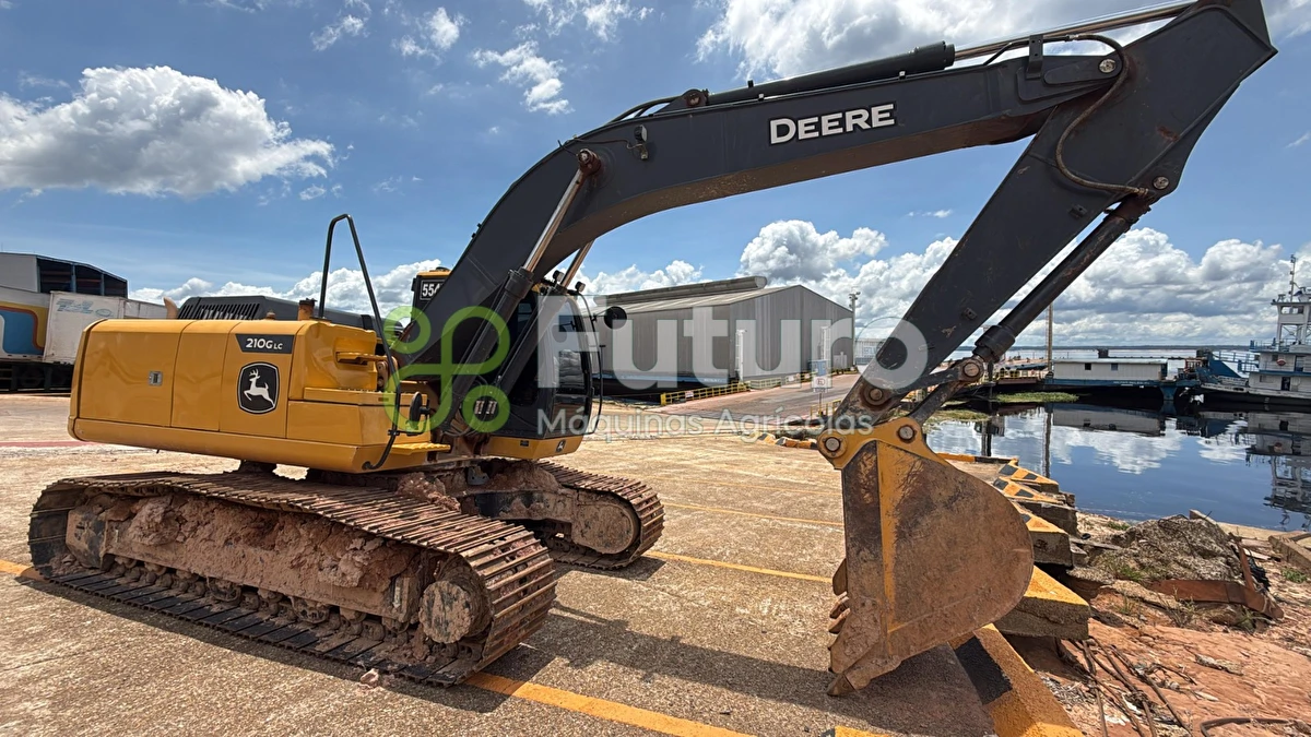 Escavadeira com Garras John Deere 210G LC ano 2023