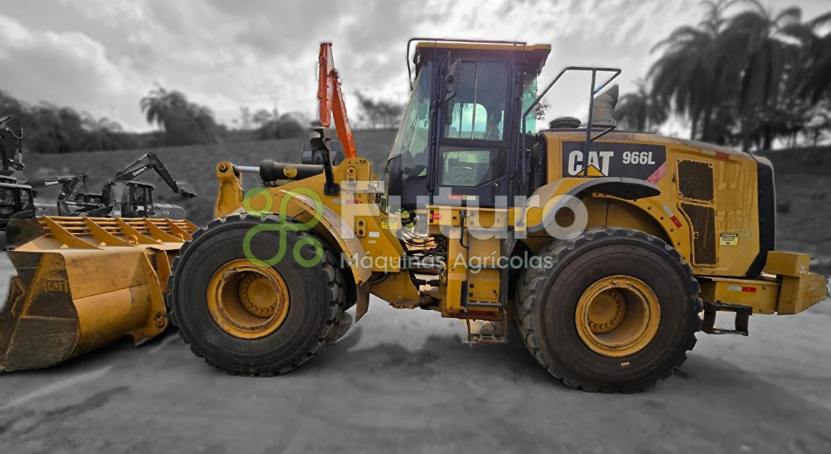 Pá Carregadeira Caterpillar 966 ano 2019