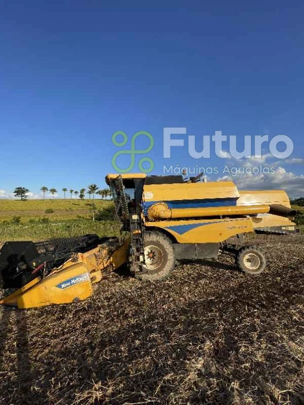 Colheitadeira New Holland TC5070 ano 2015