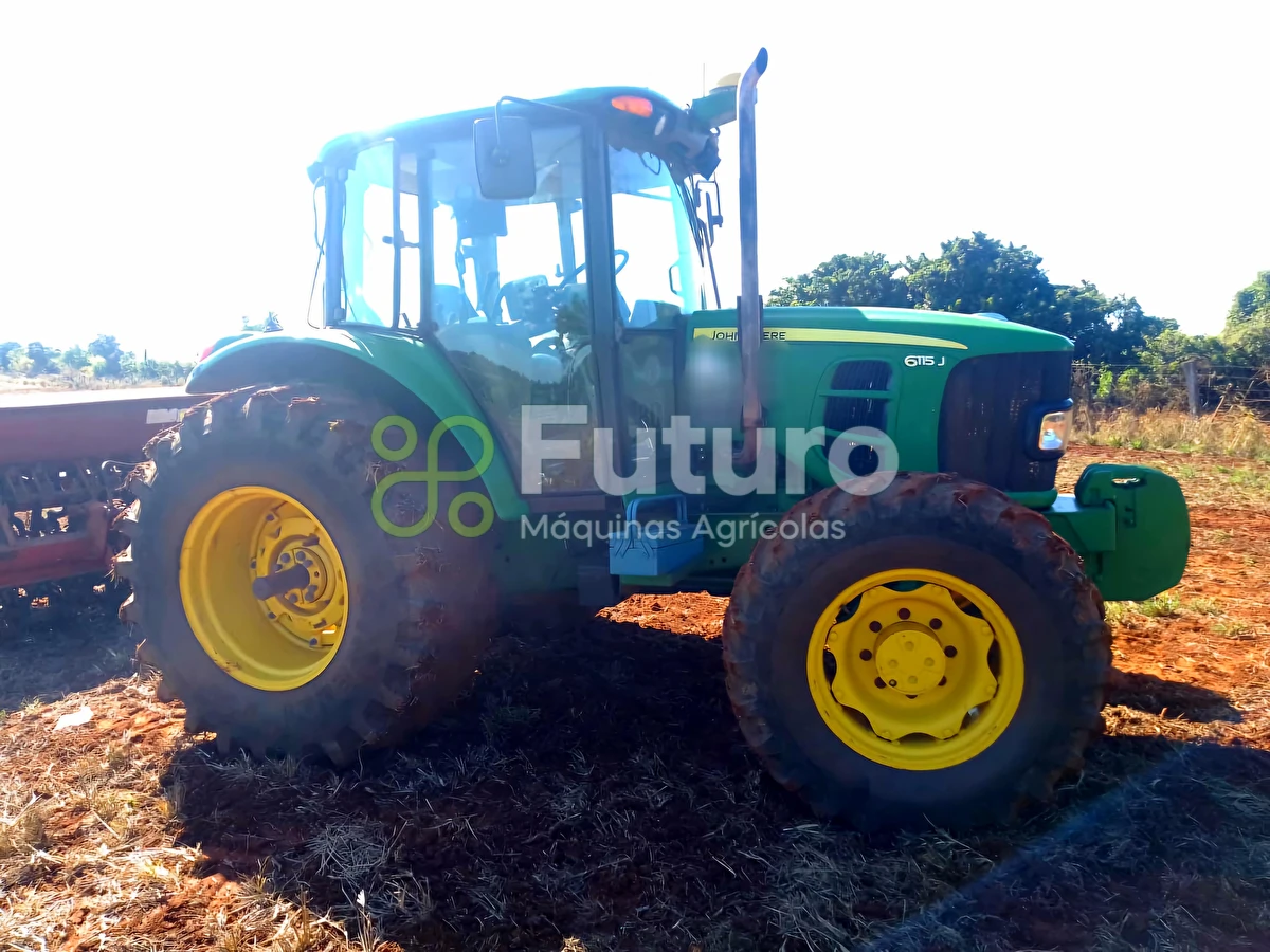 Trator John Deere 6115J ano 2020