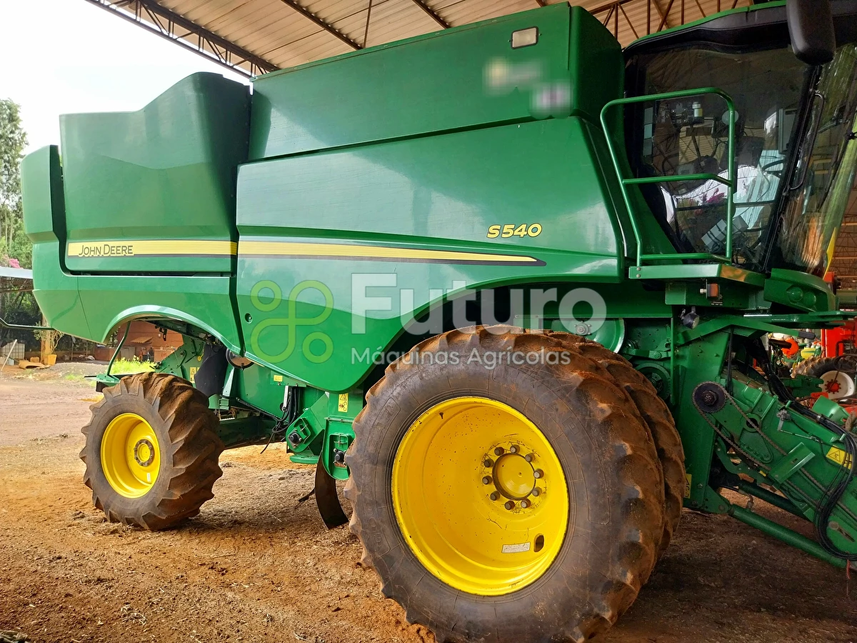 Colheitadeira John Deere S540 ano 2013