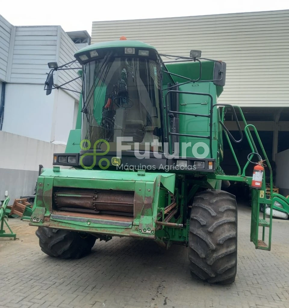 Colheitadeira John Deere 1450 ano 2005