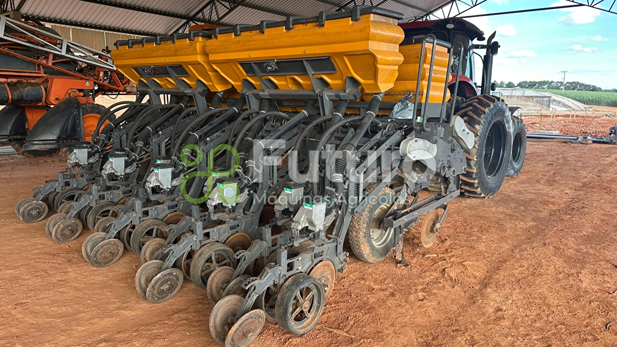 Plantadeira Valtra BP1106 ano 2021