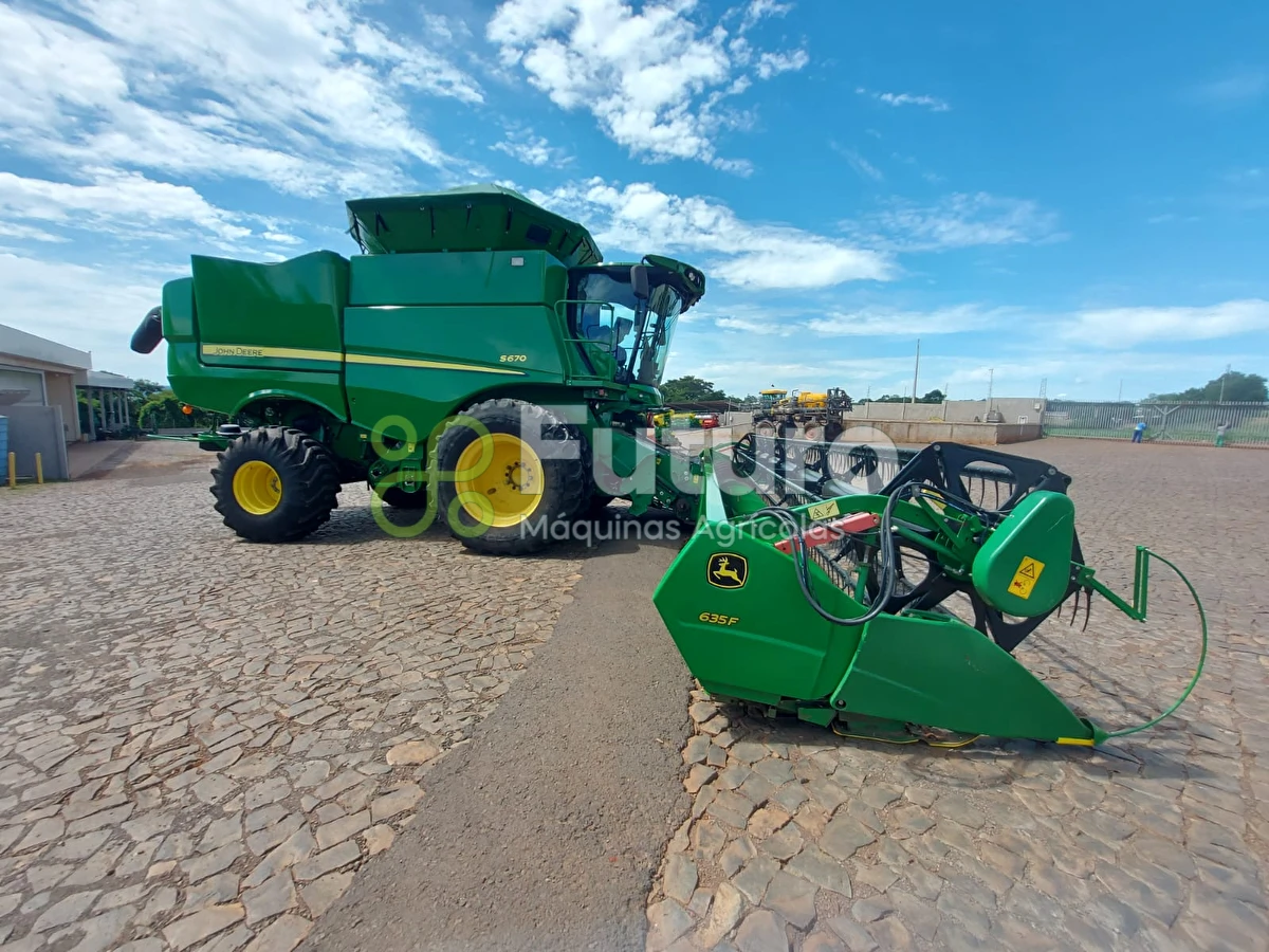 Colheitadeira John Deere S670 ano 2017