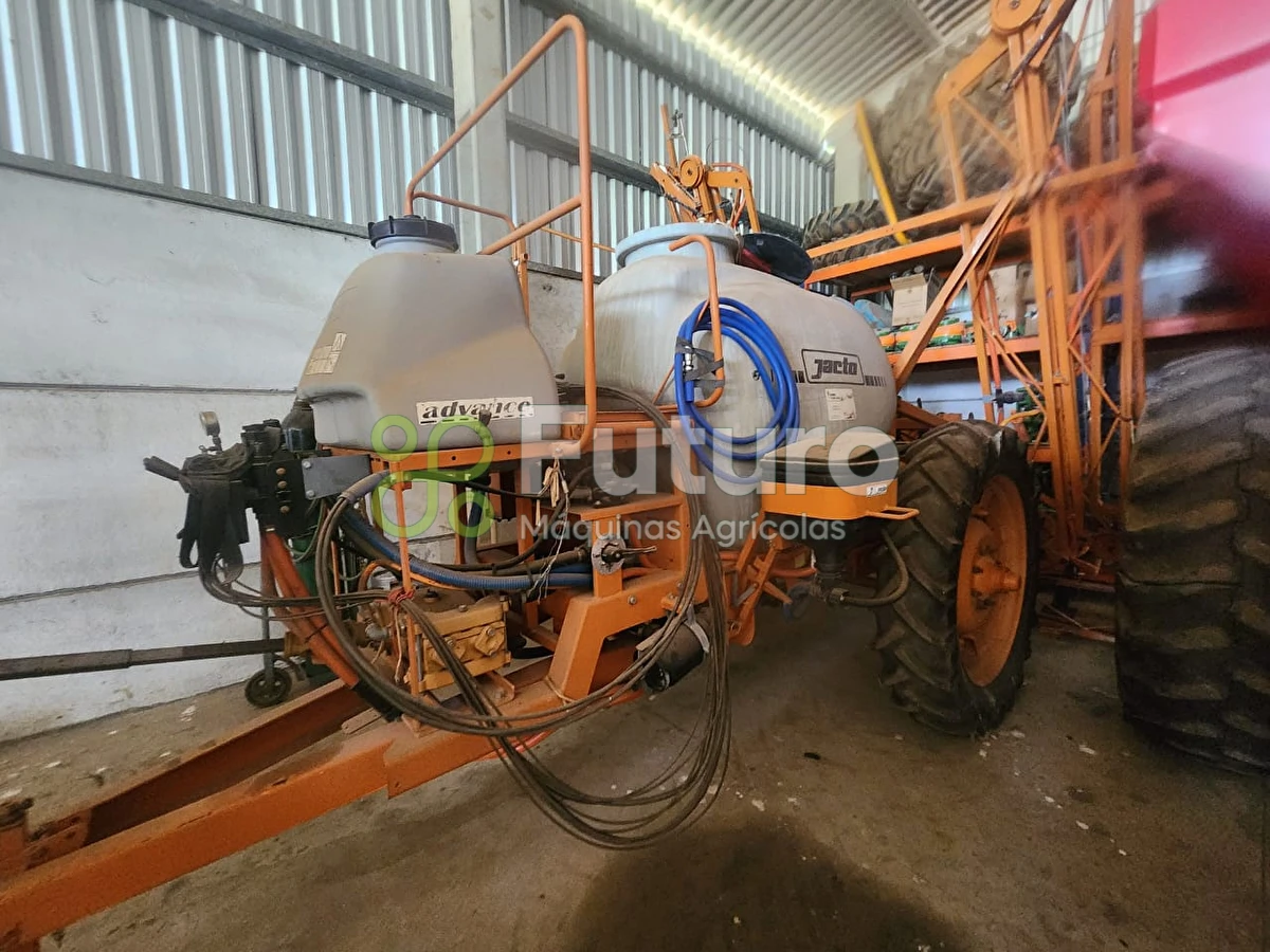 Pulverizador Jacto Advance 2000 ano 2004
