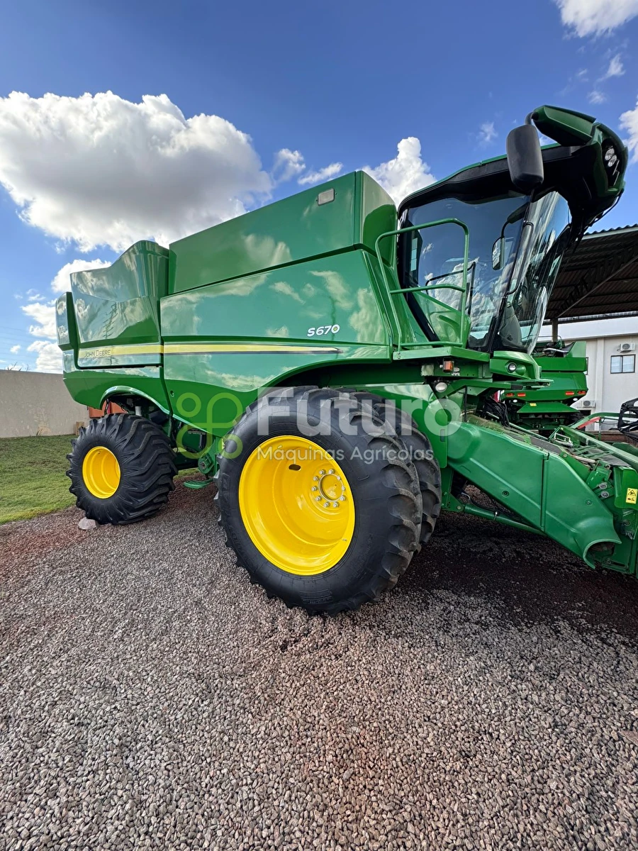 Colheitadeira John Deere S670 ano 2016