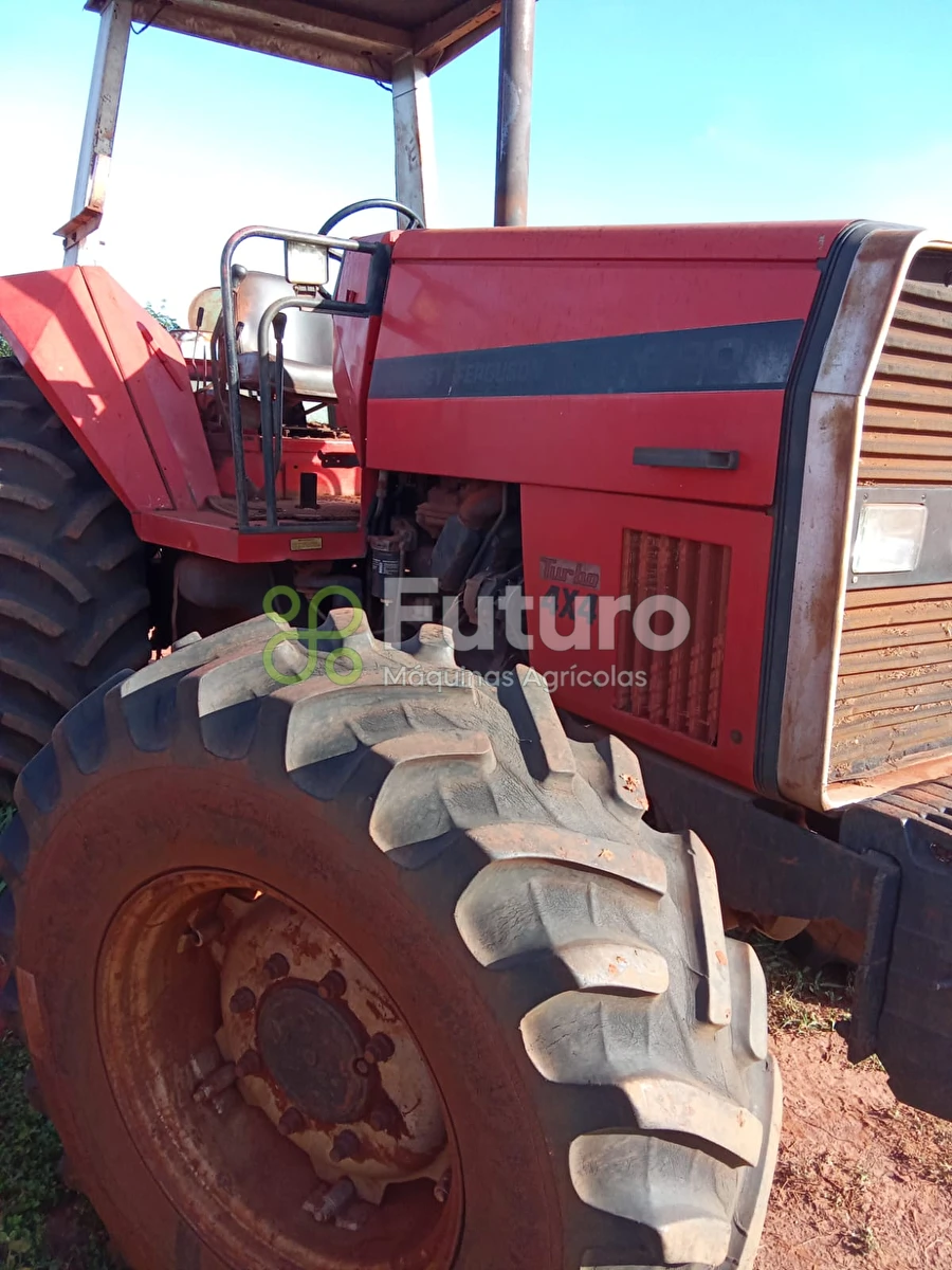 Trator de Esteira Massey Ferguson 680 ano 1998